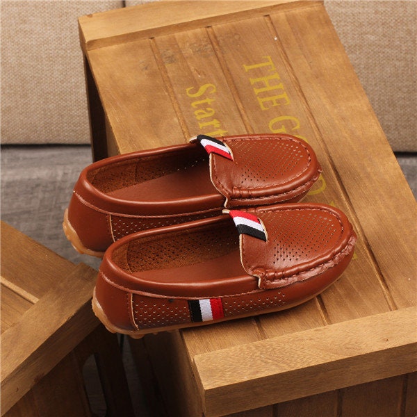 Shoes for Babys and Kids in 3 different colors (Size: 21-36)
